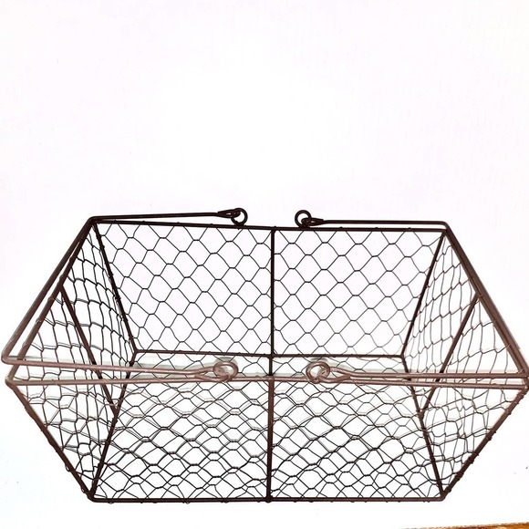 Vintage Chicken Wire Basket - Picture 5 of 6